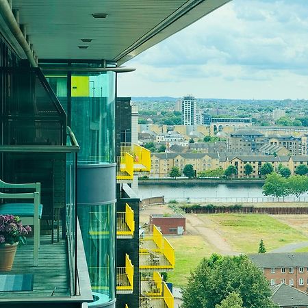 Modern 2Bed 2Bath Apartment Canary Wharf - Upto 5 Person London Eksteriør bilde