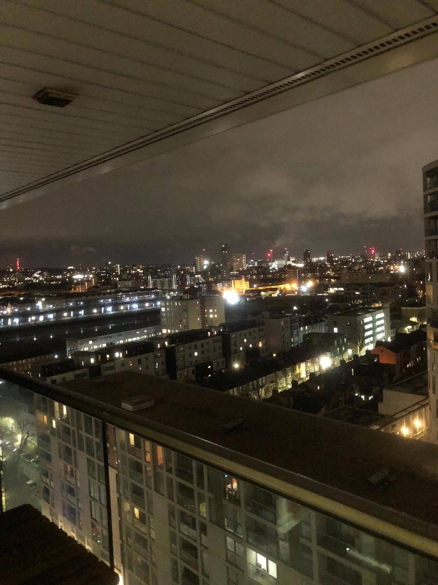 Modern 2Bed 2Bath Apartment Canary Wharf - Upto 5 Person London Eksteriør bilde