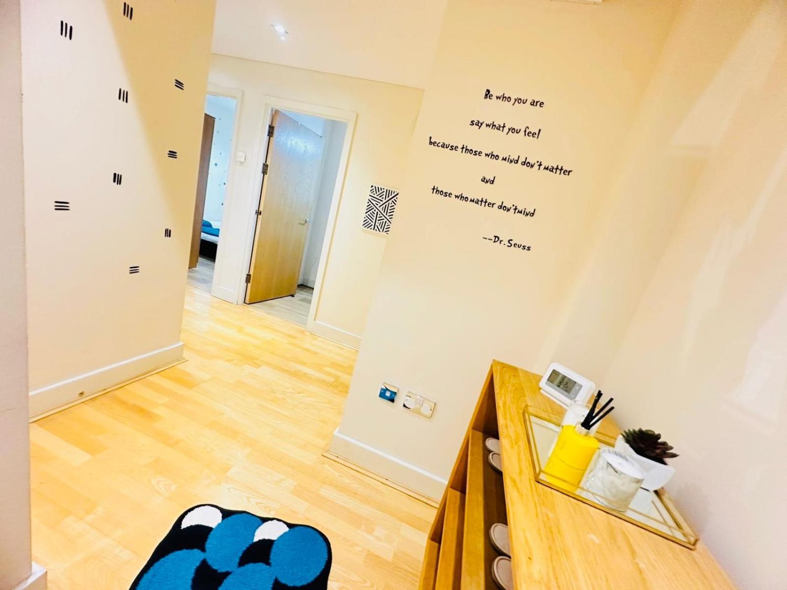 Modern 2Bed 2Bath Apartment Canary Wharf - Upto 5 Person London Eksteriør bilde