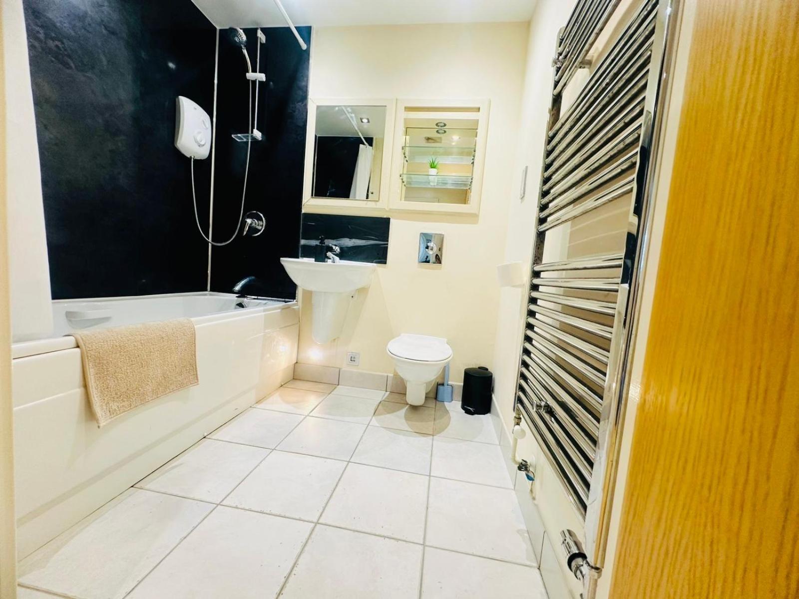 Modern 2Bed 2Bath Apartment Canary Wharf - Upto 5 Person London Eksteriør bilde