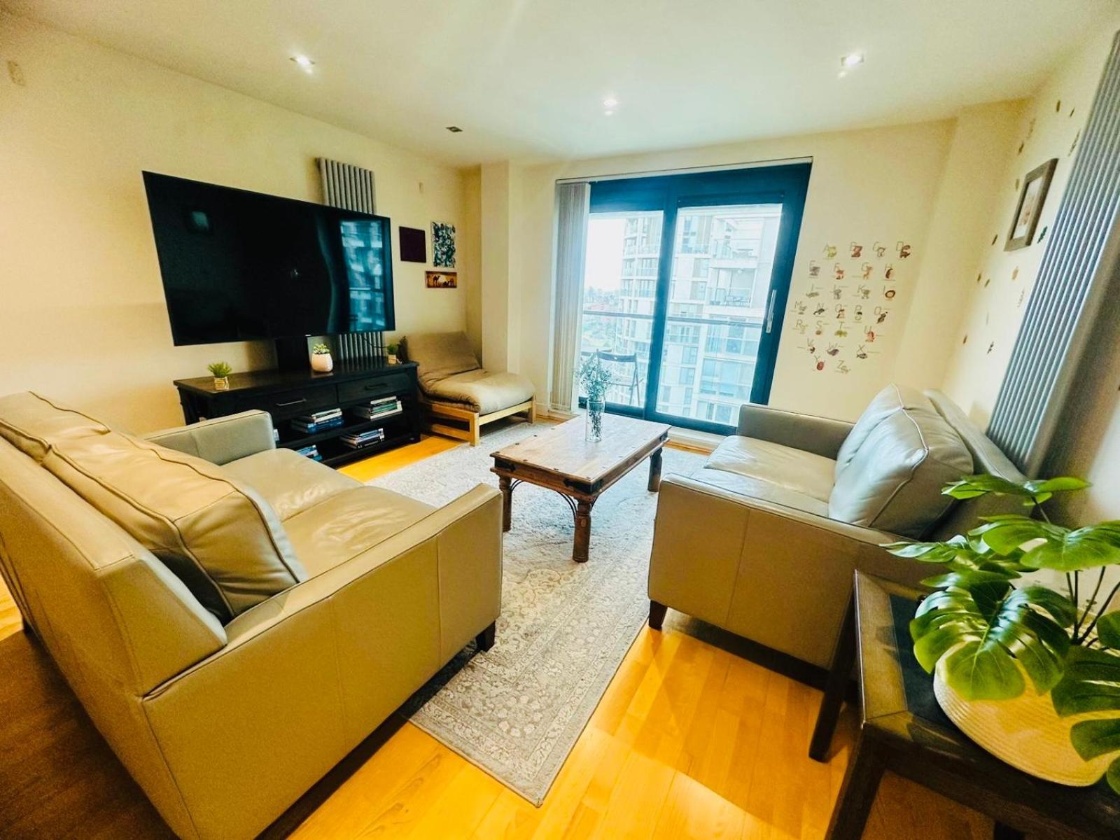 Modern 2Bed 2Bath Apartment Canary Wharf - Upto 5 Person London Eksteriør bilde