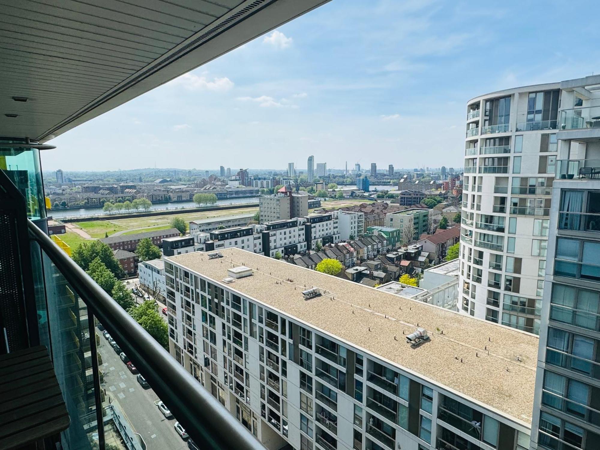 Modern 2Bed 2Bath Apartment Canary Wharf - Upto 5 Person London Eksteriør bilde