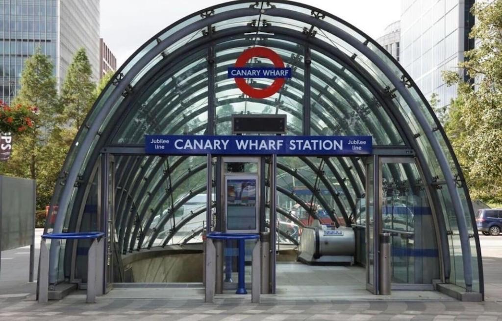Modern 2Bed 2Bath Apartment Canary Wharf - Upto 5 Person London Eksteriør bilde