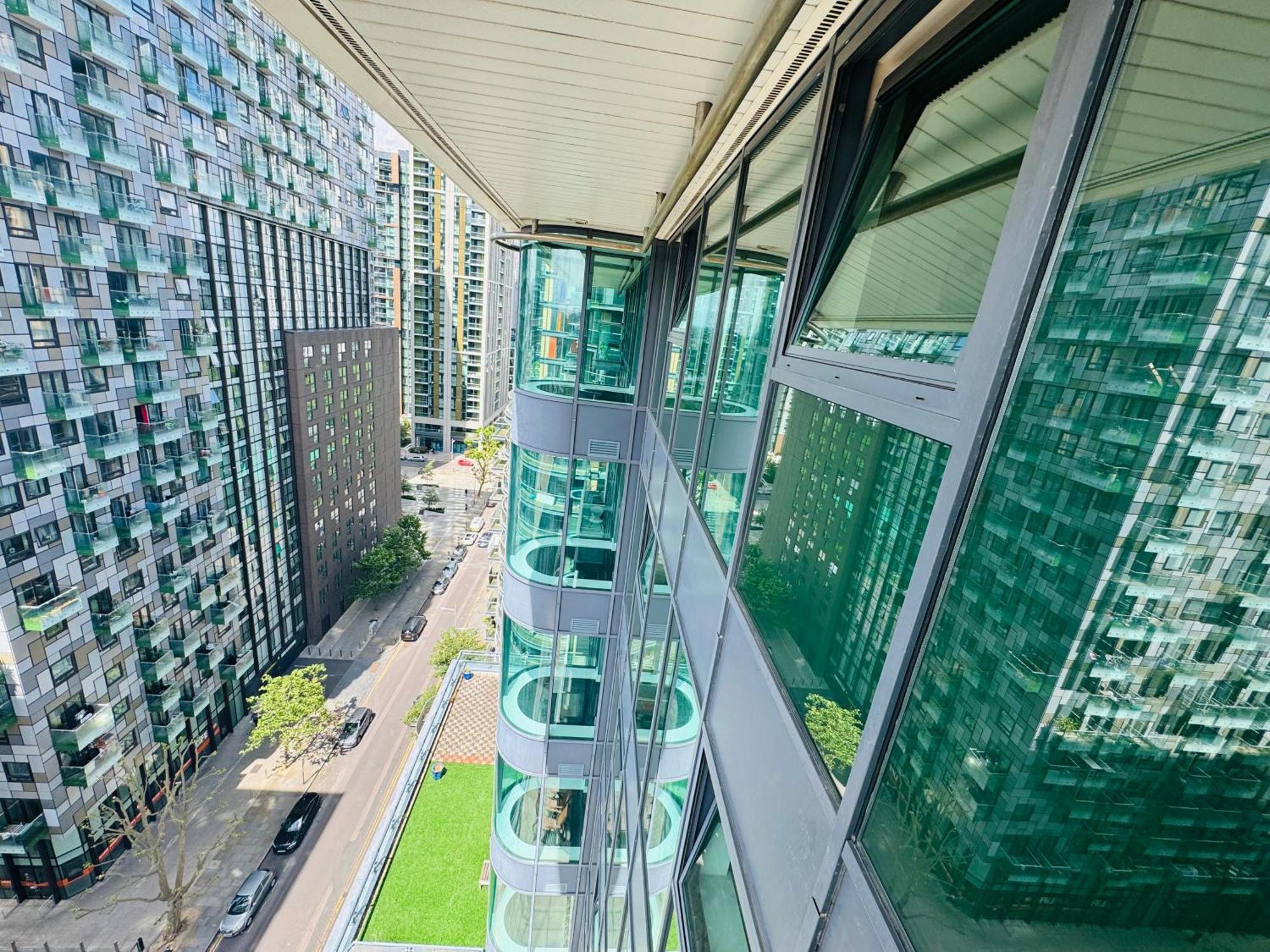 Modern 2Bed 2Bath Apartment Canary Wharf - Upto 5 Person London Eksteriør bilde